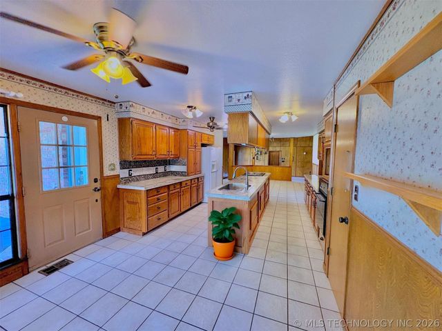 2343 E 2050, Hugo, OK 74743