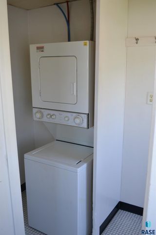 710 S 4th Ave Avenue, Sioux Falls, SD 57104