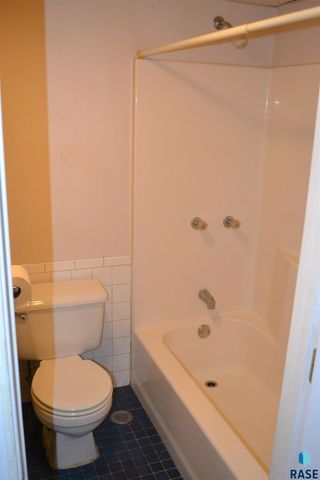 710 S 4th Ave Avenue, Sioux Falls, SD 57104