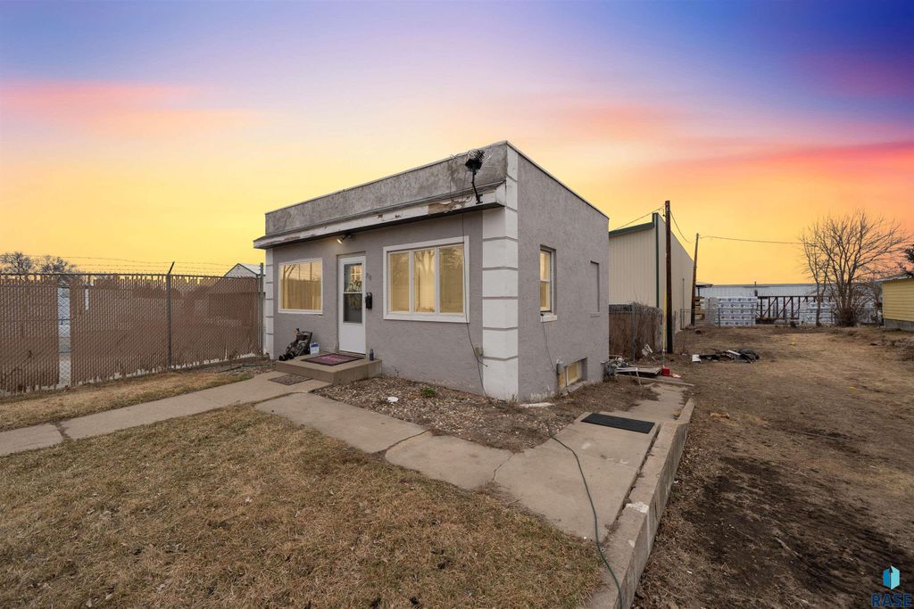 710 S 4th Ave Avenue, Sioux Falls, SD 57104