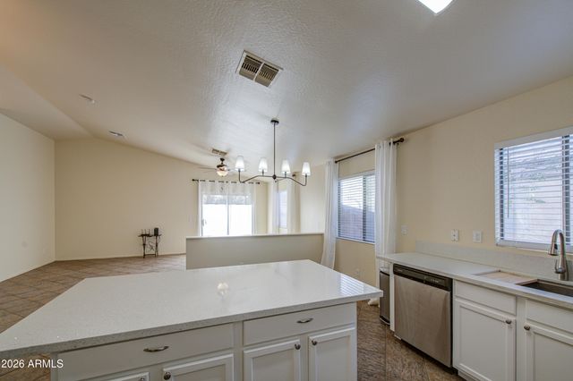 2039 N ST FRANCIS Place, Casa Grande, AZ 85122