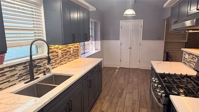 1917 Shady Glen Lane, Dallas, TX 75232