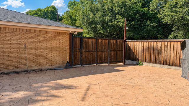 1917 Shady Glen Lane, Dallas, TX 75232