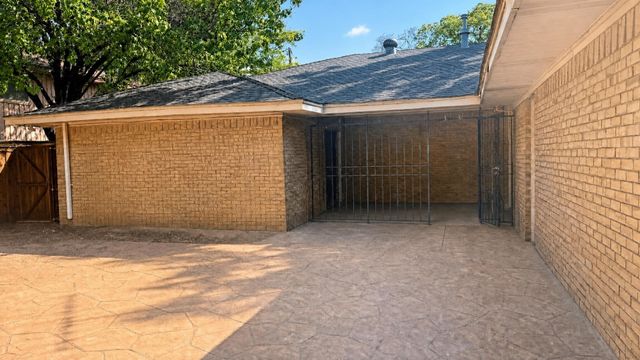 1917 Shady Glen Lane, Dallas, TX 75232