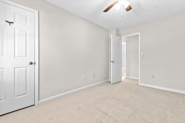 716 Debra LN, Salem, VA 24153