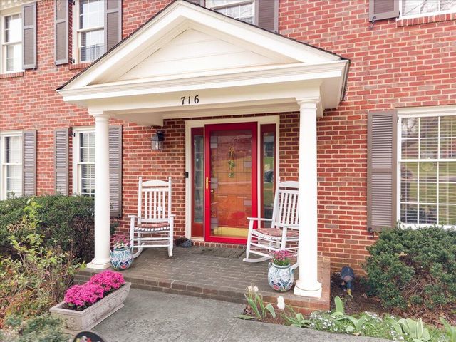 716 Debra LN, Salem, VA 24153
