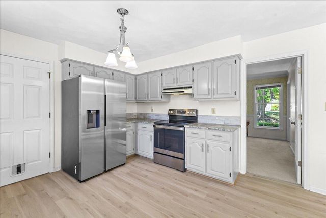 716 Debra LN, Salem, VA 24153