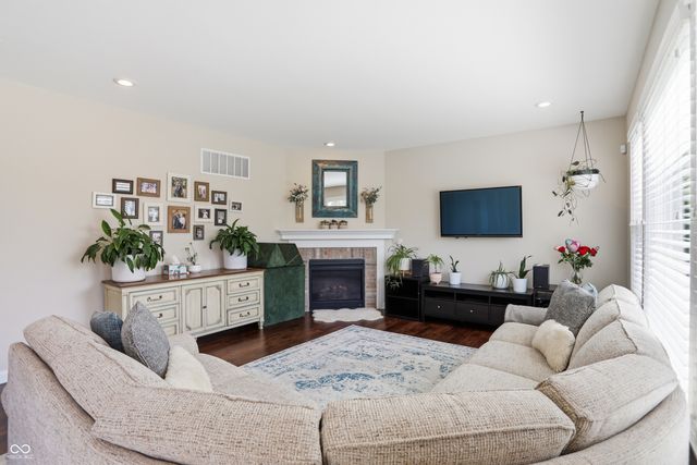 3334 Glenwillow Court, Bargersville, IN 46106