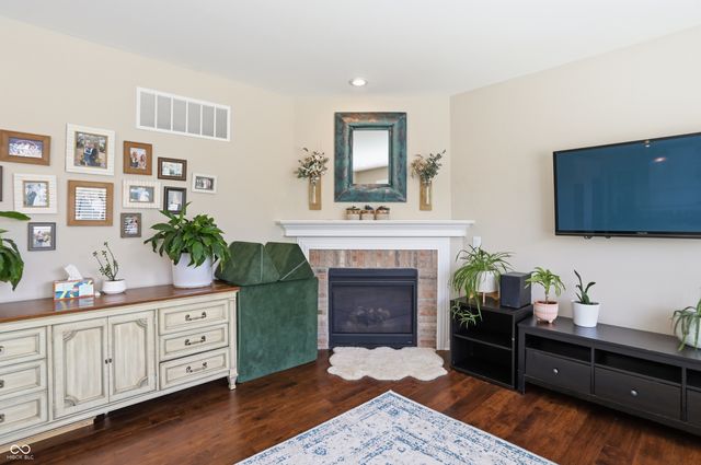 3334 Glenwillow Court, Bargersville, IN 46106