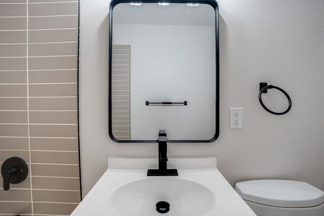 805 N Colorado St, Wichita, KS 67212