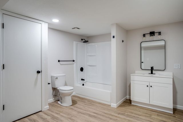 805 N Colorado St, Wichita, KS 67212