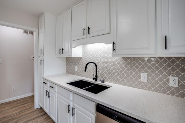 805 N Colorado St, Wichita, KS 67212