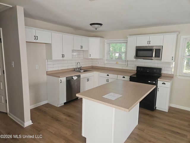 2012 Woodbury Road, Gautier, MS 39553