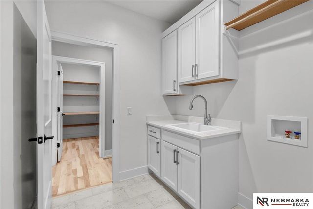 8825 Ranch Gate Road, Lincoln, NE 68520