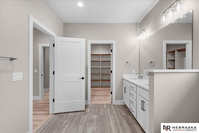 8825 Ranch Gate Road, Lincoln, NE 68520