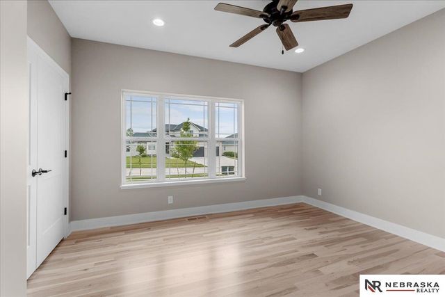 8825 Ranch Gate Road, Lincoln, NE 68520