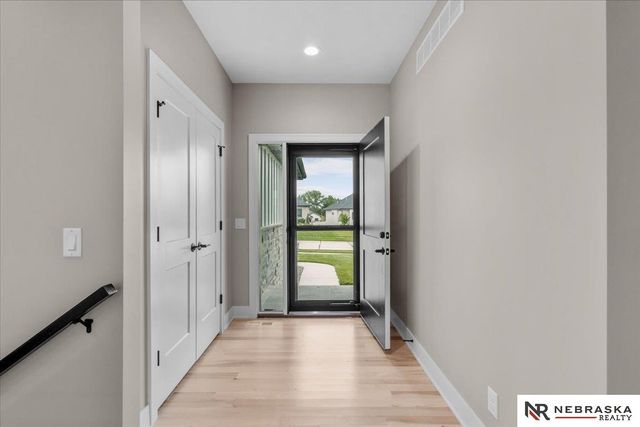 8825 Ranch Gate Road, Lincoln, NE 68520