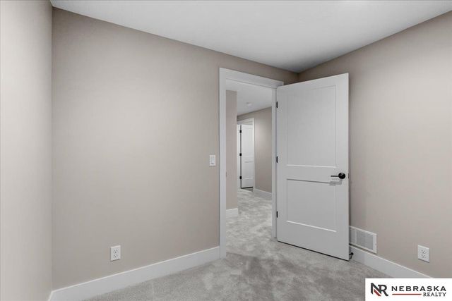 8825 Ranch Gate Road, Lincoln, NE 68520