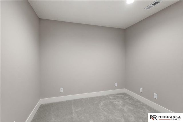 8825 Ranch Gate Road, Lincoln, NE 68520