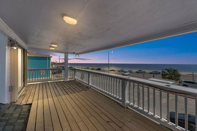 3102 Avenue S, Galveston, TX 77550