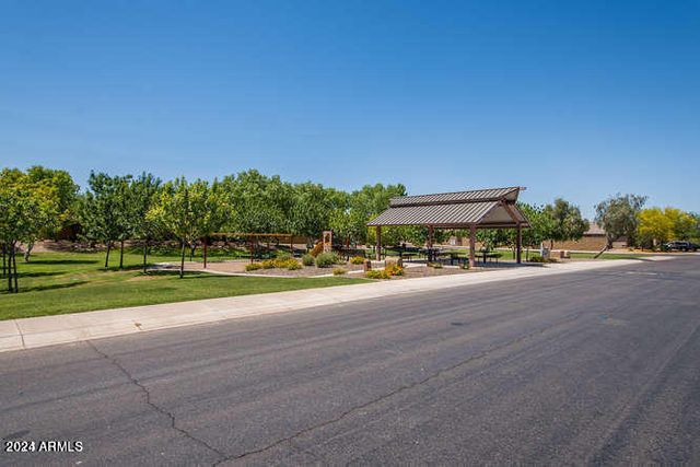 19488 N Falcon Lane, Maricopa, AZ 85138