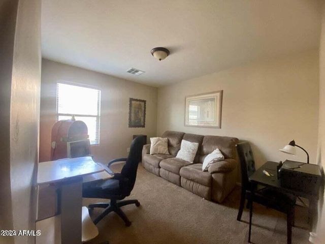 19488 N Falcon Lane, Maricopa, AZ 85138