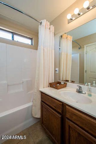 19488 N Falcon Lane, Maricopa, AZ 85138