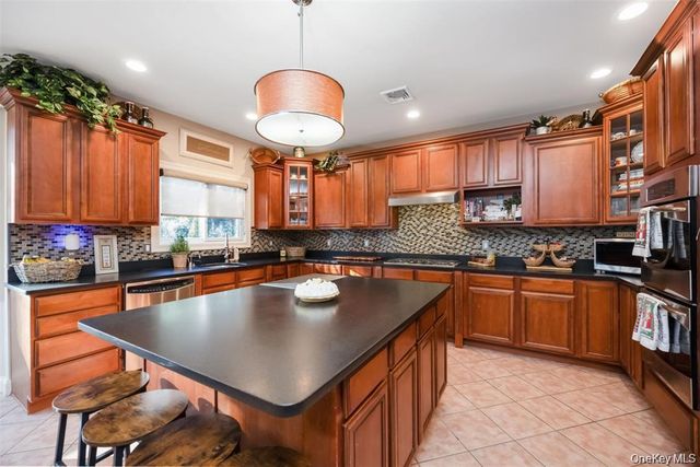 1680 lake Avenue, Merrick, NY 11566