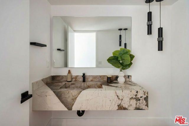 2003 W Bellevue Avenue, Los Angeles, CA 90026