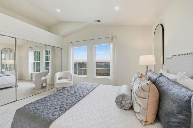123 Positano Circle 406, Redwood City, CA 94065