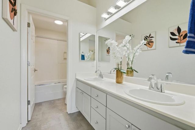 123 Positano Circle 406, Redwood City, CA 94065