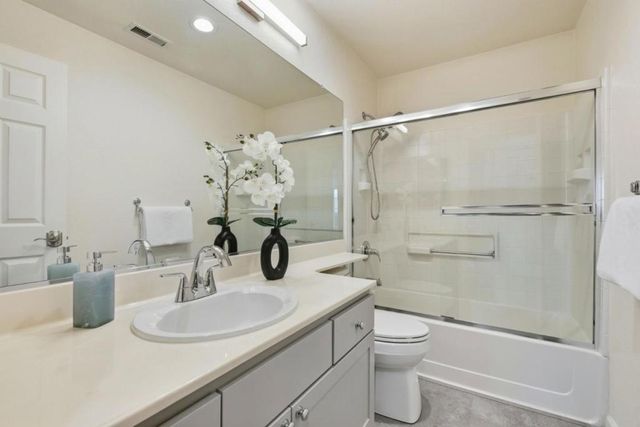 123 Positano Circle 406, Redwood City, CA 94065