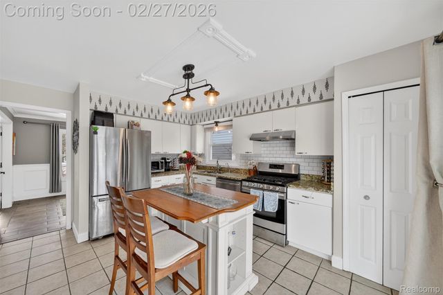 801 Linden Way, Auburn Hills, MI 48326