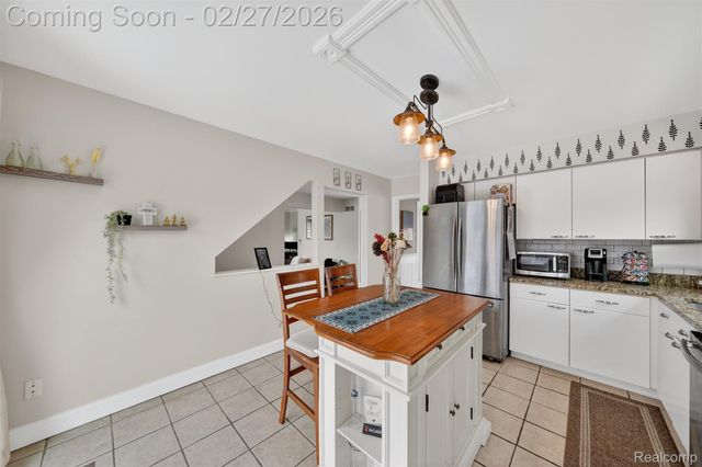 801 Linden Way, Auburn Hills, MI 48326