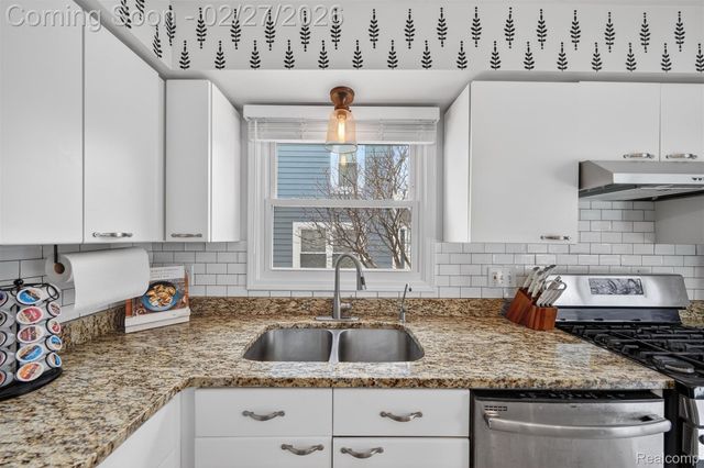 801 Linden Way, Auburn Hills, MI 48326