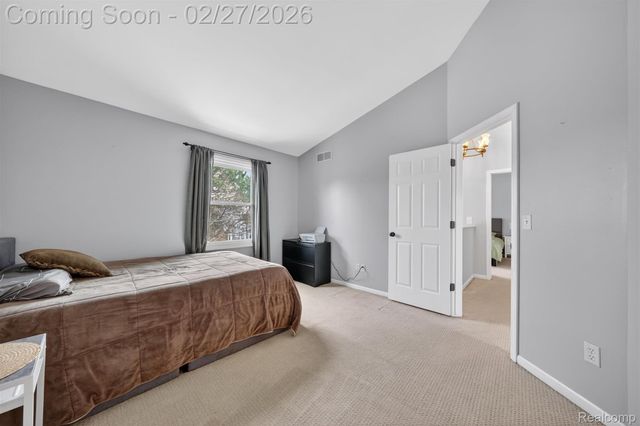 801 Linden Way, Auburn Hills, MI 48326