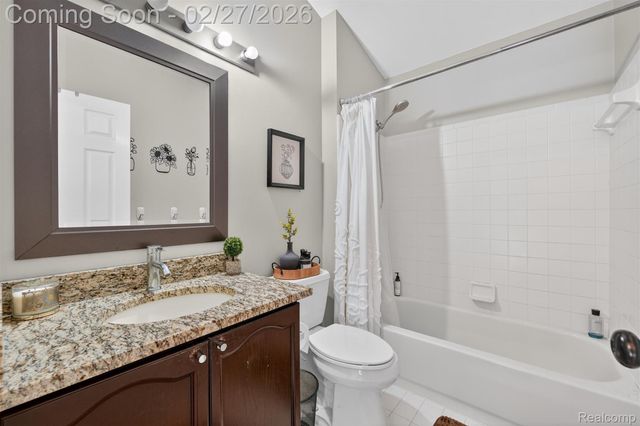 801 Linden Way, Auburn Hills, MI 48326