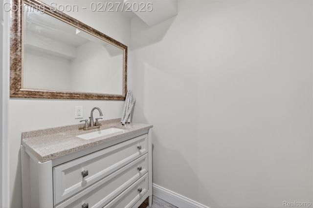 801 Linden Way, Auburn Hills, MI 48326