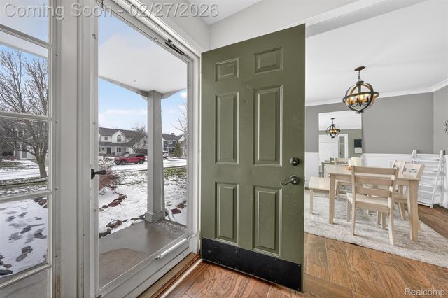 801 Linden Way, Auburn Hills, MI 48326