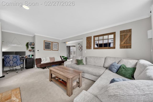 801 Linden Way, Auburn Hills, MI 48326