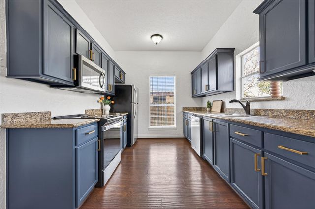 214 Texas Street, Tomball, TX 77375