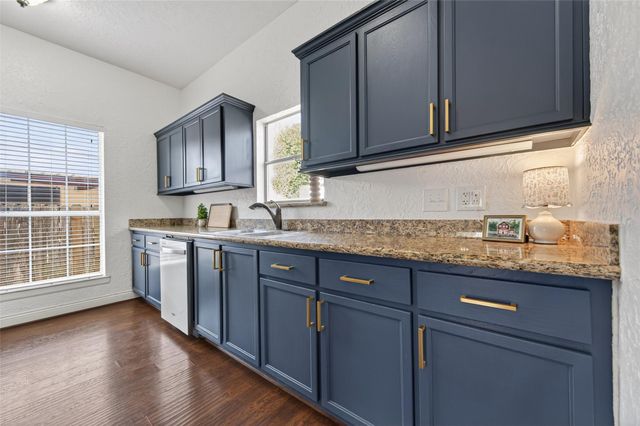 214 Texas Street, Tomball, TX 77375