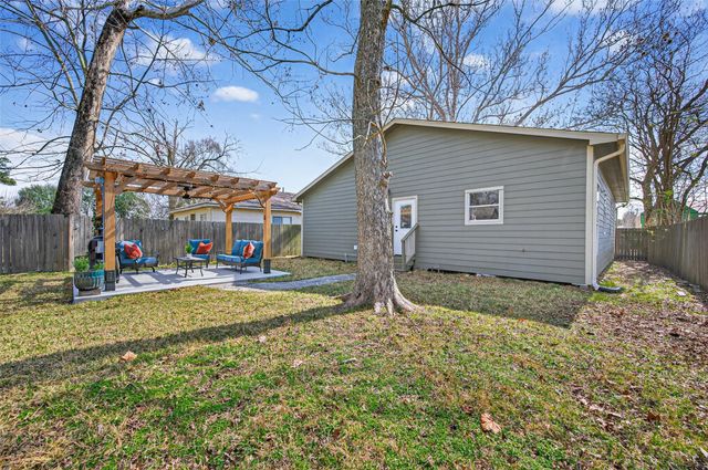 214 Texas Street, Tomball, TX 77375