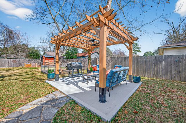 214 Texas Street, Tomball, TX 77375