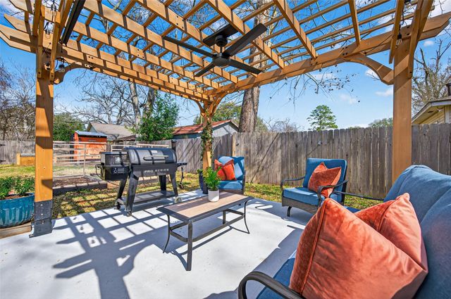 214 Texas Street, Tomball, TX 77375