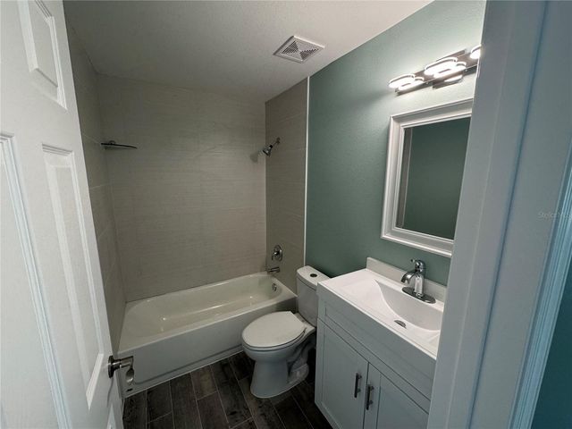 1258 BARBARA DRIVE 202, Venice, FL 34285