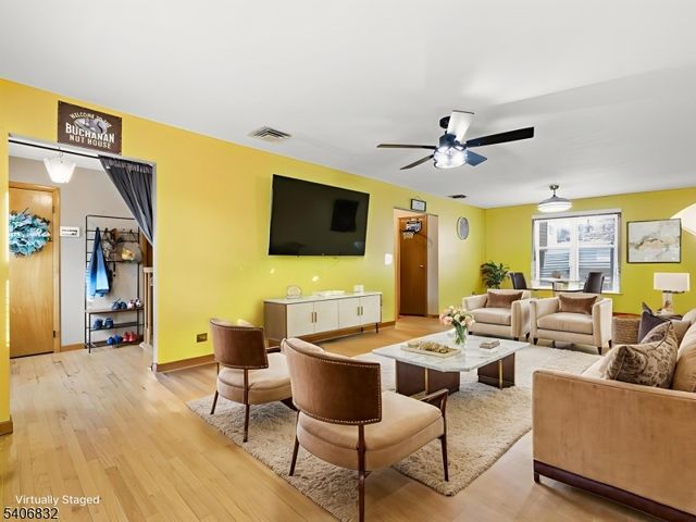 82 Pleasant Pl, Kearny Town, NJ 07032