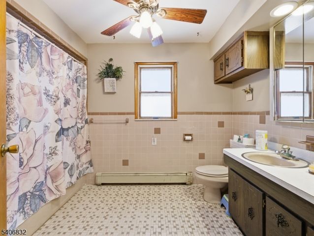 82 Pleasant Pl, Kearny Town, NJ 07032