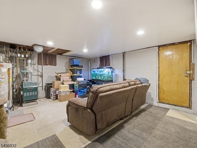 82 Pleasant Pl, Kearny Town, NJ 07032