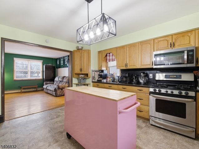 82 Pleasant Pl, Kearny Town, NJ 07032